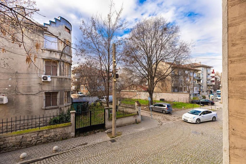 Dufti In Center & Old Town / Kapana Apartment